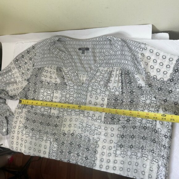 NYDJ NEW Pintuck Blouse Flowy Print Patchwork Top Split Round Neck Minimalist 1X - Picture 14 of 16